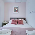 Bath Lodge - Arree Stays